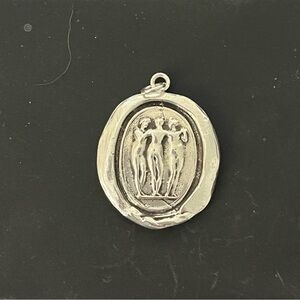 Artistic Silver Medallion Necklace